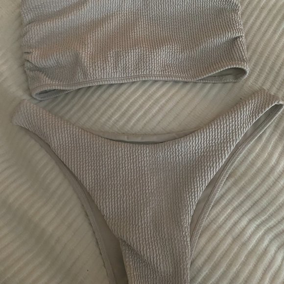 MONDAY SWIMWEAR Oat Crinkle Set x Bora Bora Bandeau Top + Byron Bottom (NWOT) - Picture 9 of 13